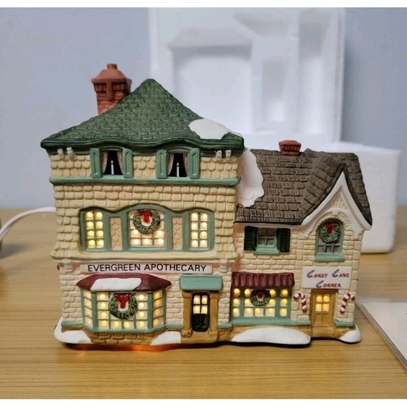 Hawthorne Porchlight Collections  Evergreen Apothecary Village House 1994 Lamp - Picture 1 of 10